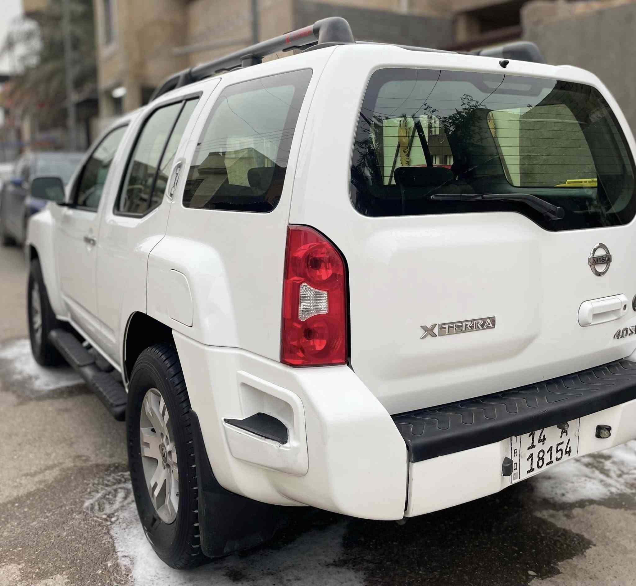 السلام عليكم للبيع نيسان أكستيرا 2008 وارد خليجي مكفولة من الضربة بيها فقط قطعتين صبغ و مكفولة من المكينة و الكير و الحدادية و التبريد و الكهربائيات السيارة جاهزة و جديدة و حجم المكينة (6/4000) و تخم تاير جديد و كامرة خلفية و تحكم ستيرن و تبريدها ثلج و رقم بصرة الدولي الجديد بأسمي شخصياً سنوية جديدة تنتهي 2031 المكان البصرة الأمن الداخلي و السعر 112 و بيها مجال للشراي للأستفسار *********** .
