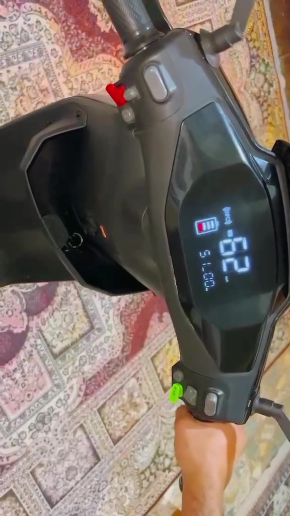 للبيع دراجة  كهربائي U9 موديل 2026 🔥
لون رصاصي طافي فاخر ✨بطارية ليثيوم أصلية 🔋تصميم حديث وإضاءة LED مميزة 😎دراجة نظيفة جدًا واستعمال خفيف

✅ شحن اقتصادي✅ مناسب للشغل والتوصيل✅ سحب ممتاز وقيادة مريحة✅ شكل شبابي وفخم
فقط بيه جلخات خفيفة وتم معالجتها 
الدراجة بحالة ممتازة وما تحتاج مصروف 👍

السعر: قابل للتفاوض للجادين فقط

📩 للتواصل خاص


**إذا كنت صاحب هذا الإعلان وتريد حذفه لأي سبب، رجاءا أرسل رسالة إلى الدعم الفني**