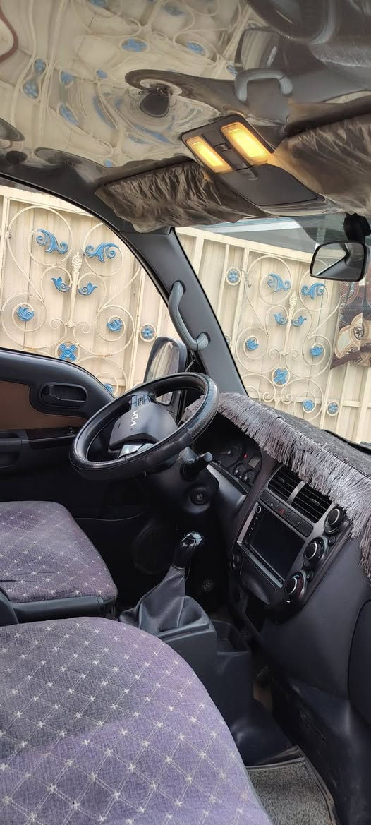 السلام عليكم للبيع كيه عموشة موديل 2023 ماشية 53 الف كفالة عام عدة رصعتين  خفيفات كلش  سعر 153 بيهة مجال قليل حك الجية العنوان بغداد شهداء البياع هاتف ***********
