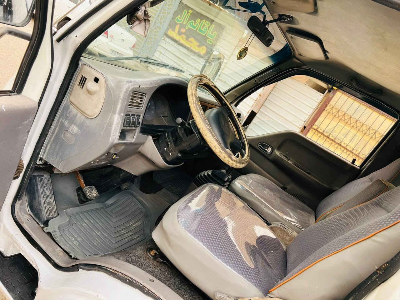 سلام عليكم.كيه للبيع ....موديل 1999...رقم بغداد....مشروع وطني إلى 28....صبق حزام الجماليه.....فقط....مكينه وكير واكسن وشاصي خير من الله......تخم تاير جديد .... كهربائيات شغاله.....محجر تفصال...داخل حلوه....صدر امامي وخلفي....جديد ...تخم تاير جديد....تحويل مباشر...السعر 60وبيهه مجال الطيبين ...الستفسار هلا رقم الهاتف ***********المكان بغداد الشماعيه
