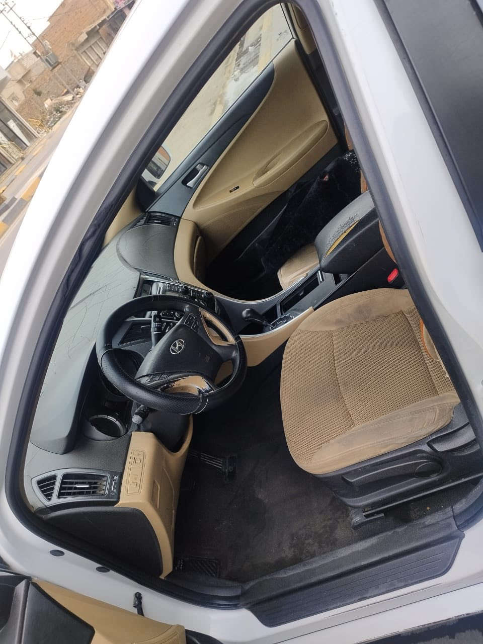 سوناتا 2011 للبيع 
الي يحب يستفسر 
***********
