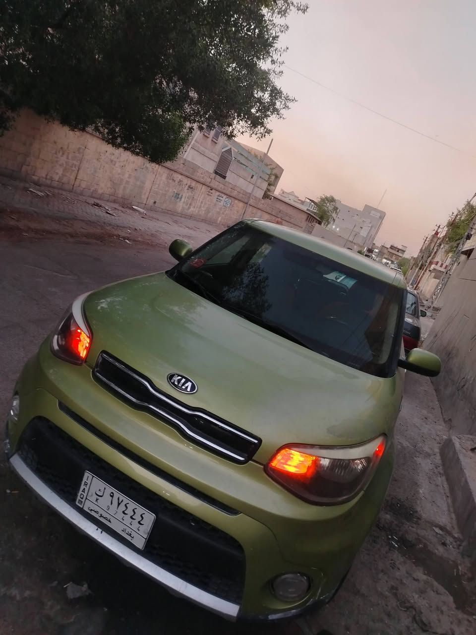 ابيع صول موديل 17 بيع ومراوس حسب القناعه تخم تاير تبريد تحكمات مكينه جير كله مقفول السياره  كامله لاخر حبايه مواصفاتها معروفه سياره بها ضربه شاملق وارد امريكي فقط والسونر مرفق ويا المنشور بدون دواخل شاشه كاميرا خلفيه تحكمات مثبت السرعه صدر امامي خلفي الجديد باتري جديد سنويه 31/ تنتهي باسمي شرط التحويل مكان السياره بغداد جميله الاستفسار على الرقم ***********

