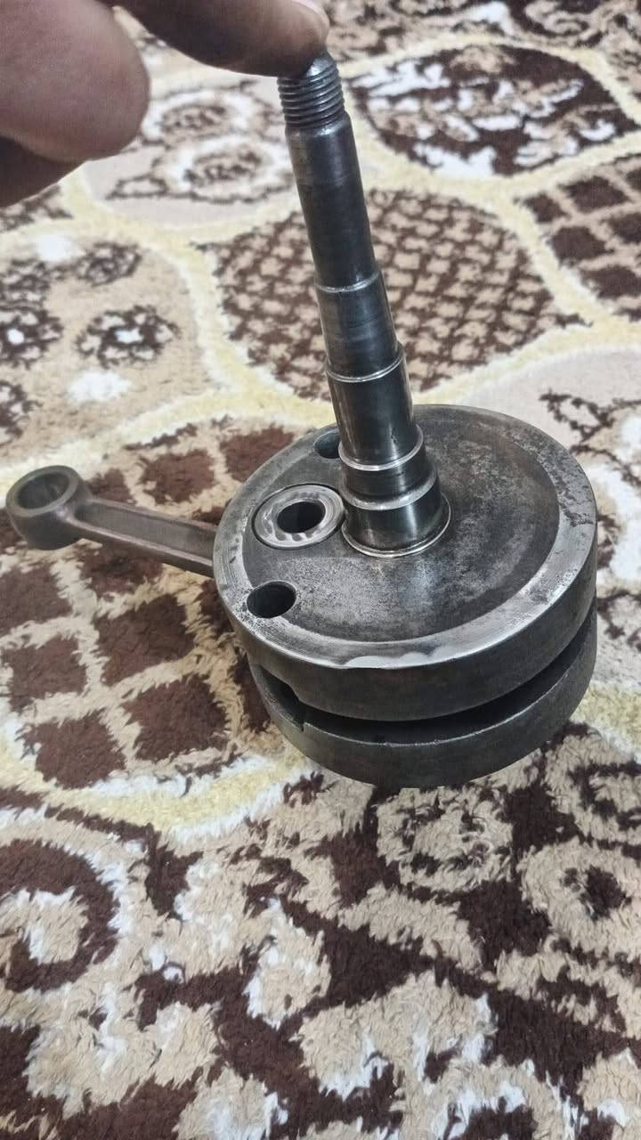 السلام عليكم من رخصت مدير روله ٨٢ نضيفه والبكن اخو الجديد مابي اي عيب سعره ٥٠ الف الي يريد يتصل على الرقم ***********
