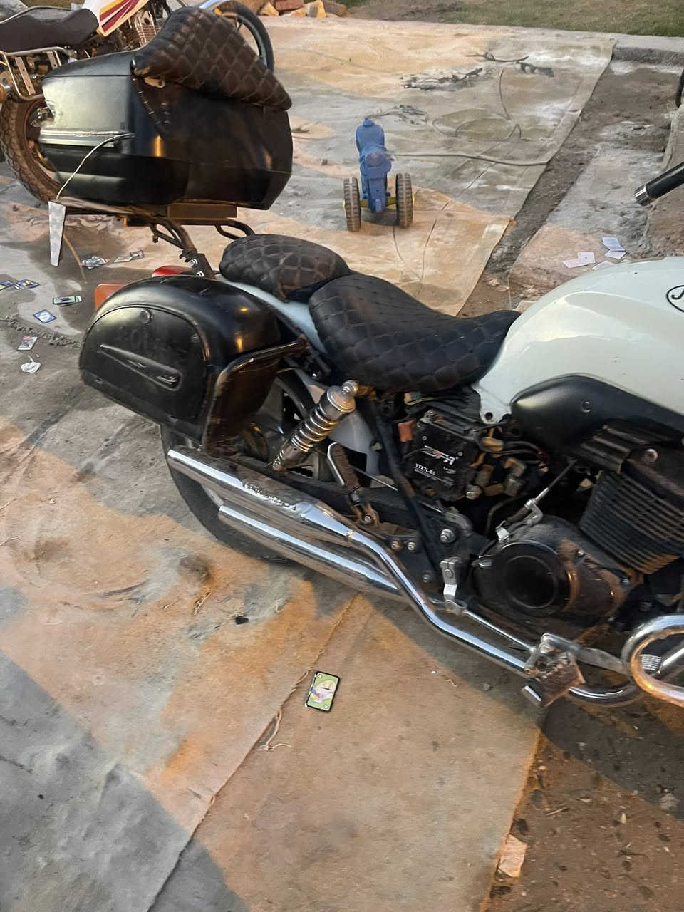 دراجه جاوا للبيع محرك ربع دبل كابريتر بدون اوراق ممسجله  نظافه محرك فول قيمها بالي يرضى الله واخذها اتصل ***********
