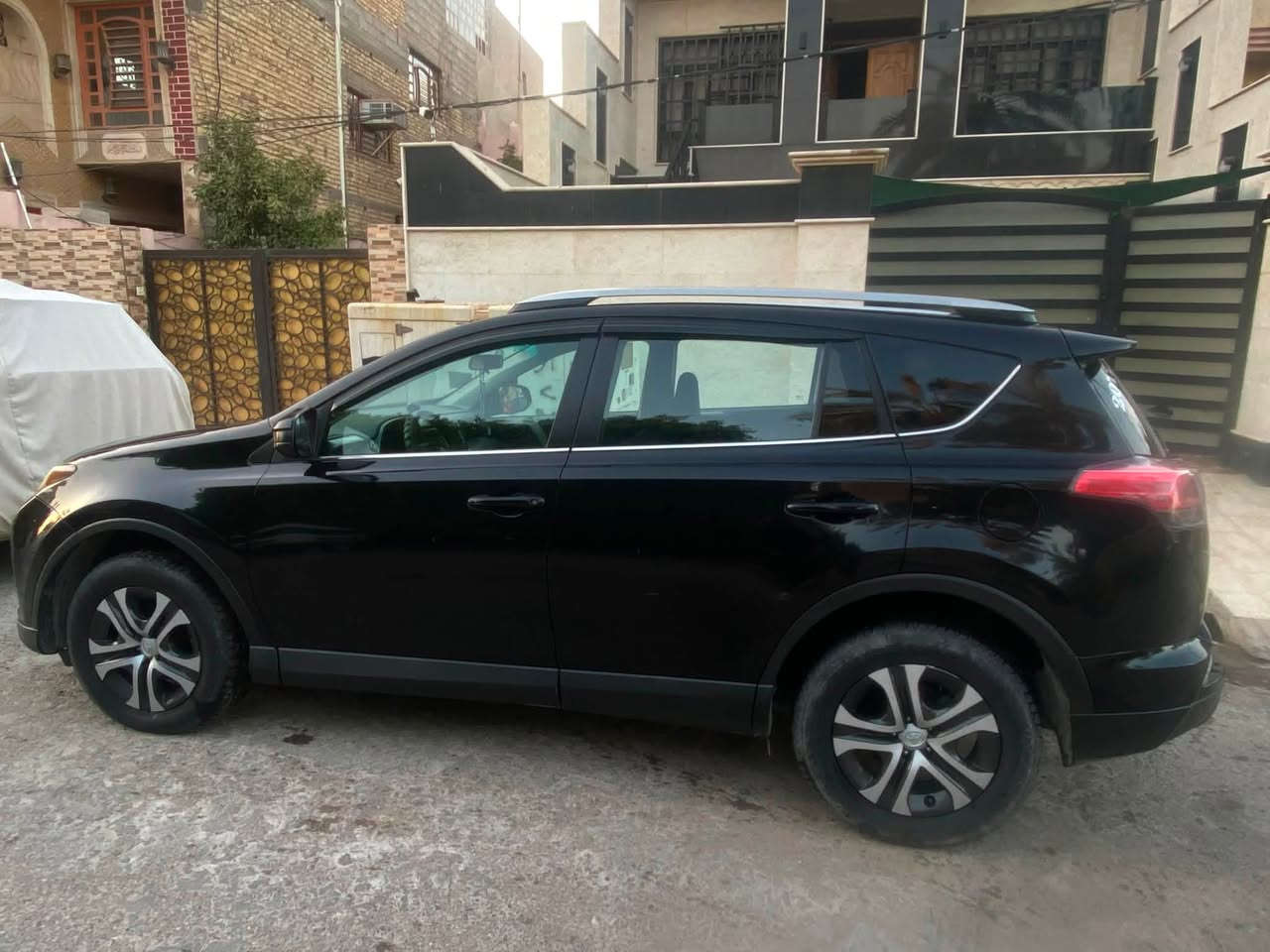 للبيع تيوتا راف فور 2017
وارد امريكي
رقم اسليمانيه انگليزي
محرك 2500
السونار موضح بالمنشور 
نضام قياده سبورت
ايكو
السعر 140$
العنوان ديالى بعقوبه
الرقم ***********
