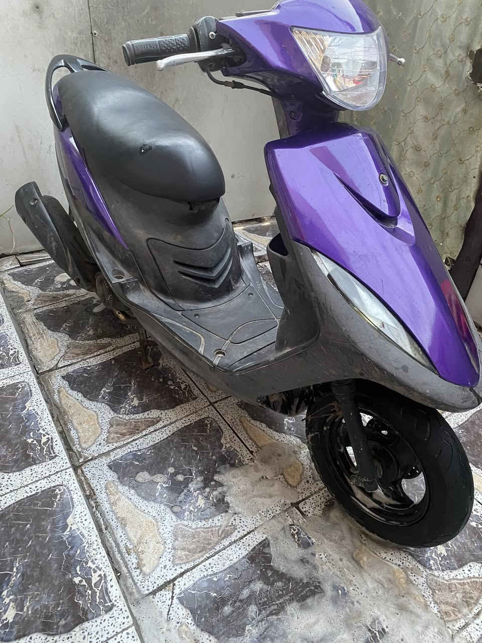 السلام عليكم دراجه ماكس عدله سرعه ١٢٠ للبيع الدراجه جديده شلعه ومعدل تعليك مكينه ابلاد ممفتوحه مكفوله كهربائياته شغاله نكره سلف وهندر بكل وكت السعر ٥٥٠ قفل قفل الرقم *********** المكان حي الجهاد
