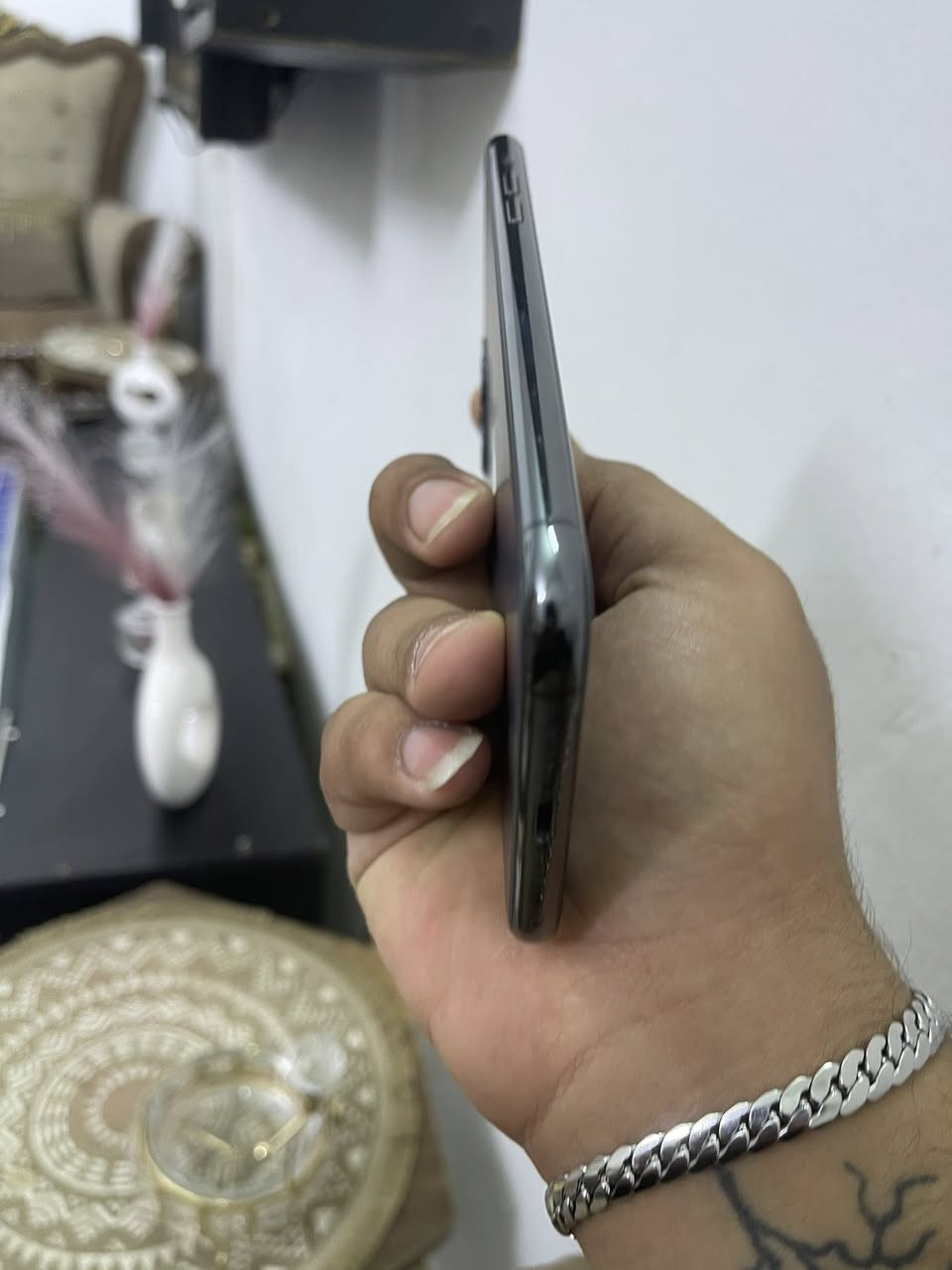 سلام عليكم
ايفون11برو ماكس 
ذاكره 256 ////بطاريه77
جهاز بلادي مكفول ما مفتوح  فقط هاذه فطر بل ضهر 
سعره ٣٠٠وبي مجال حك جيه
***********
