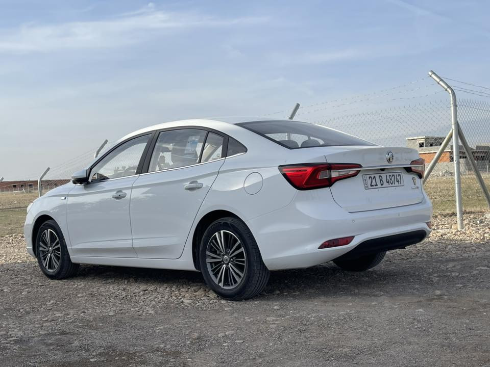 ئێمجی ٥ مۆدێل ٢٠٢٤ لوکژری فوول مواسەفات
سەیارەکە ١٤٠٠٠ کم رۆشتوە و زەمانی شەریکەی تیاماوە
دەعامی بۆ دەعامی بە شەرت. 
٥ کامێرا
ئاوێنە شەفت
دەرگا بەسمە
کۆشن هیتەر و کارەبایی
سەقف سلاید
لایت لید
سەیارەکە زۆر پاک و خاوێنە 
سەنەوی و هەموو شتێکی تازەیە و جائیزە
 بۆ نرخیش  تەلەفون یان نامە بنێرن بچوکیتان ئەکەم
***********
