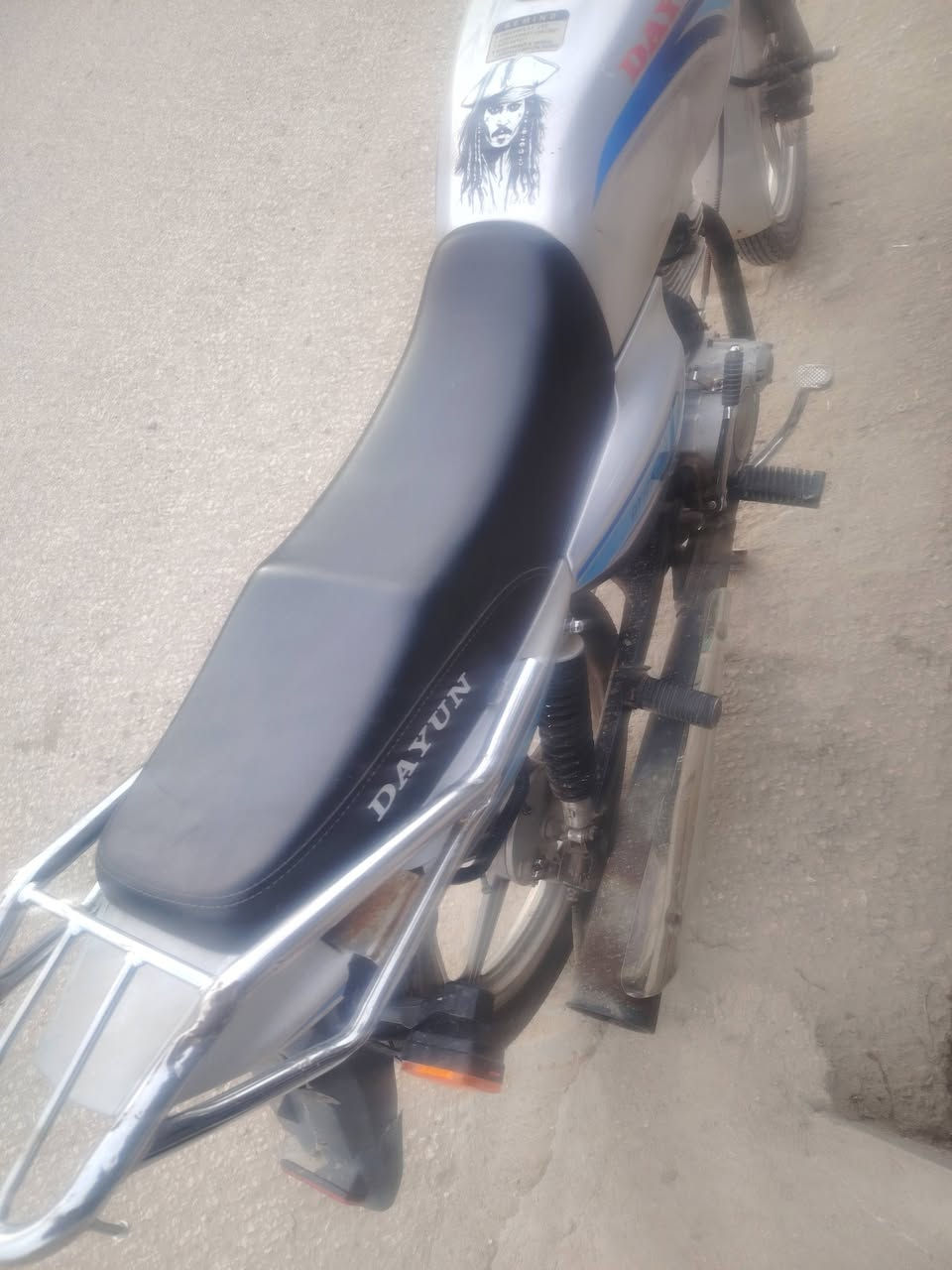 السلام عليكم
دايوان عضم موديل ١٨ اوراق اصولي
كامله رايدلها كلجات فقط
سعر ٦٠٠ بيها مجال 
مكان الاسكندريه


**إذا كنت صاحب هذا الإعلان وتريد حذفه لأي سبب، رجاءا أرسل رسالة إلى الدعم الفني**