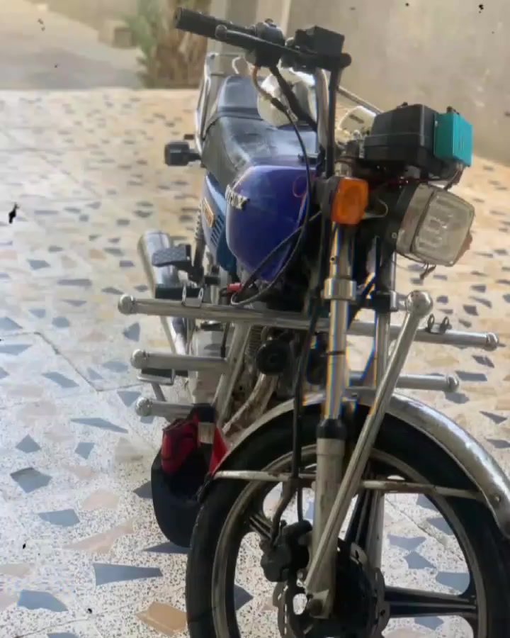 سلام عليكم درجة سيفان موديل 20 للبيع اوراق كاملة دراجة مابيهة نقص برغي محرك ما مفتوح موطور جديد 
***********
