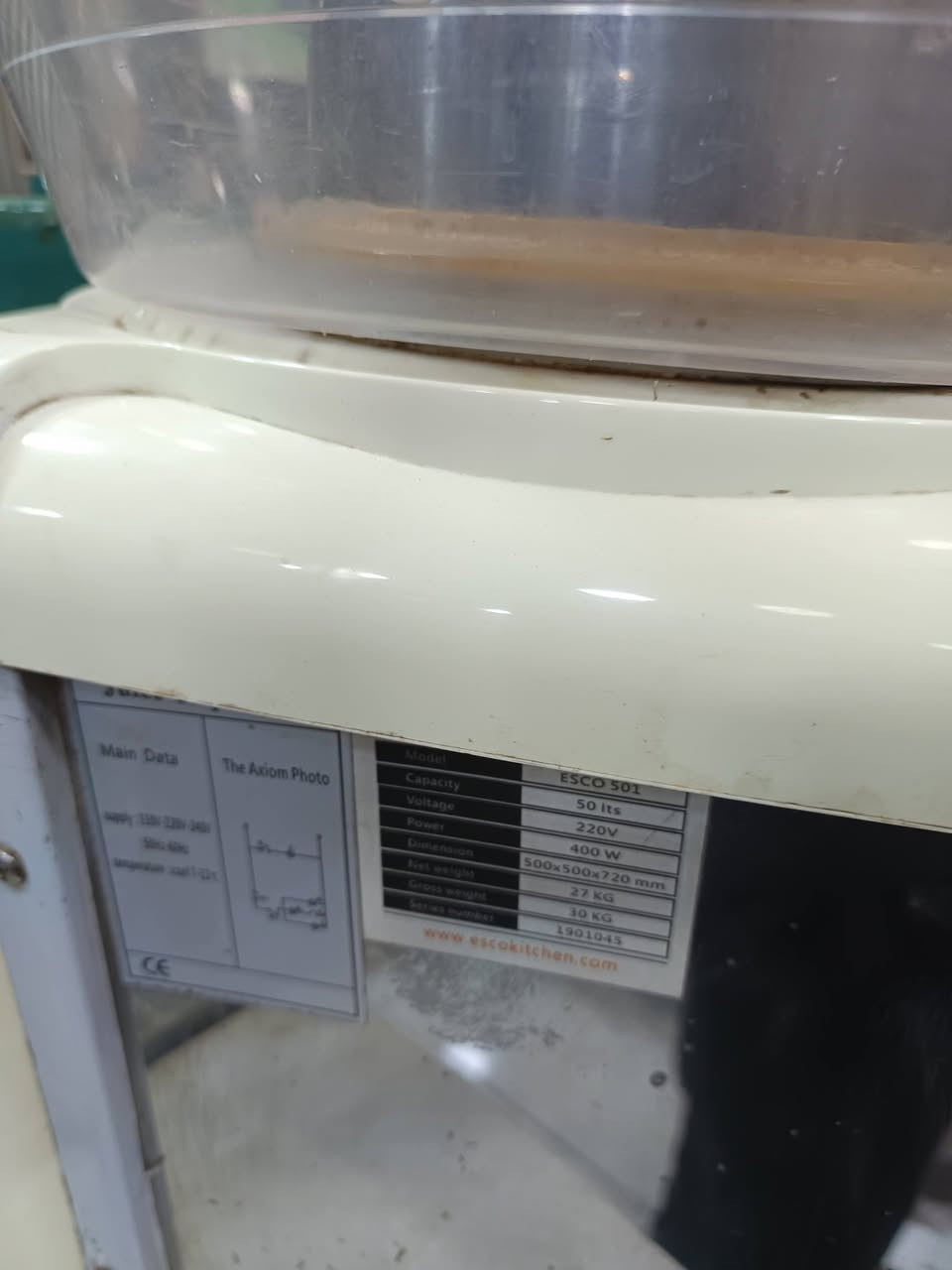 براد لبن للبيع مكان بغداد الدوره السعر 350 الاتصال علا الرقم ***********
