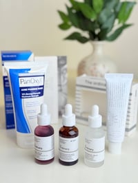 غسول بنزويل ١٠٪ • تقشير AHA ٣٠٪ BHA ٢٪ • سيروم نياسيناميد ١٠٪