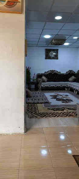 سعر مناسب دار طابو ركن بسمي مربع قاطين استقبال هول كبير وصحيات مطبخ طابق الثاني 3غرف وصحيات خلف مطعم حمه ناصر شورجه  اي استفسار نتصل على هذا راقم ***********وتساب هم بي
