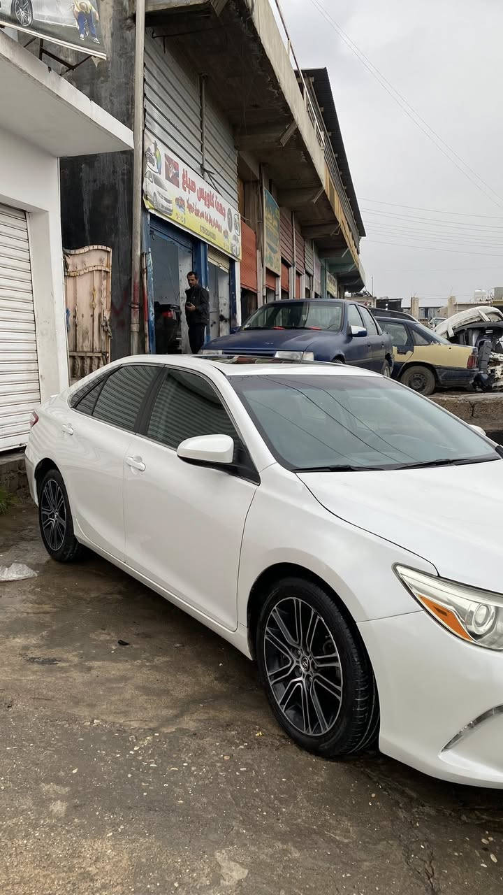 السلام عليكم

كامري 2016  SE plus

السياره ضررها ٣ قطع  

السعر142 وبيها مجال بسيط المكان عقرة***********
