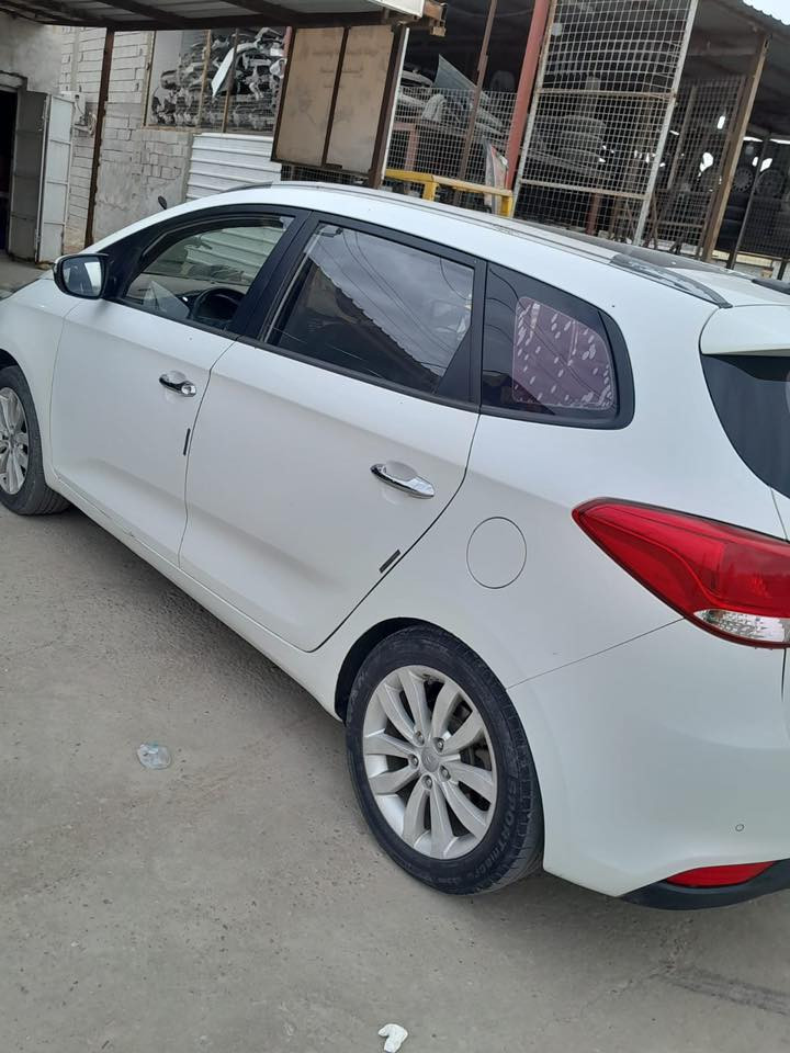 كيا كرنز موديل 2014 للبيع  السياره السياره مكفوله من الكص السعر 80 وبيهه مجال (علمآ السياره أدوات أدوات )
اتصل وبالخدمه ‭0770 569 8417‬
