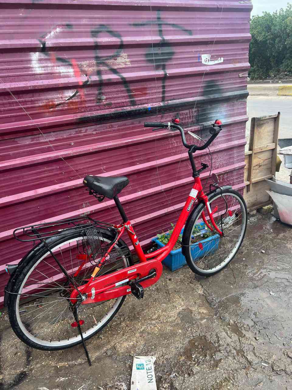 السلام عليكم بايسكل للبيع البايسكل كامل كلشي مناقصه سرج قلاب بريك شغال تايرات جدد وجوابه البايسكل اي صوت مابي المكان الدوانم واتواجد بحي العامل السعر 95 الشراي يتصل أو واتساب.***********
