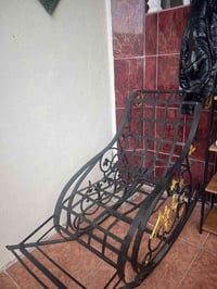 كرسي هزاز للبيع السعر 65وبي مجال تواصل 07711443453