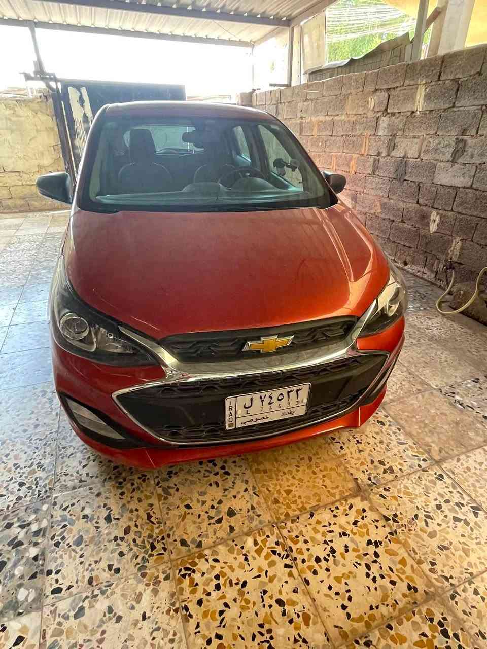 للبيع | Chevrolet Spark 2021 | وارد أمريكي 🇺🇸
تم تخفيض السعر لغرض البيع السريع

 السعر:80 ورقة (قابل للتفاوض بالمعقول بعد المعاينة)

📍 الموقع: بغداد – قرب مرور التاجيات 

سيارة نظيفة جدًا، اقتصادية بالوقود، مناسبة للاستخدام اليومي داخل المدينة، ومحركها و كير بحالة ممتازة.

المواصفات:

موديل 2021

وارد أمريكي

محرك اقتصادي 1.4L اقتصادي و قوي 

كير أوتوماتيك

ممشى 86  

اللون احمر مشمشي

شاشة تدعم Apple CarPlay و Android Auto 

كاميرا خلفية

بلوتوث + USB + AUX 

تكييف ممتاز

نظام ABS مانع انغلاق الفرامل

وسائد هوائية 

نظام الثبات الإلكتروني

حادث السيارة جاملغ ونص باب السائق وهنا بلعراق صار بيها جاملغ هم امامي ونص البنيد صبغ  

📞 للتواصل: ***********

