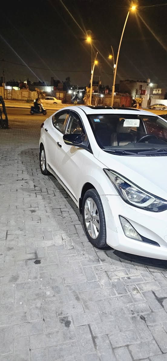 لنترا موديل 14سياره جديده كلش ماشيه 180الف 
محركها 1800 سياره مكفوله من صبغ وتبديل بيها ضربه خفيفه بل صندوق راجعه على البارد 
كير محرك حداديه كله كفاله محرك وضع شركة لا فتح ولا تبديل  السعر 122
*********** البصرة, العراق
