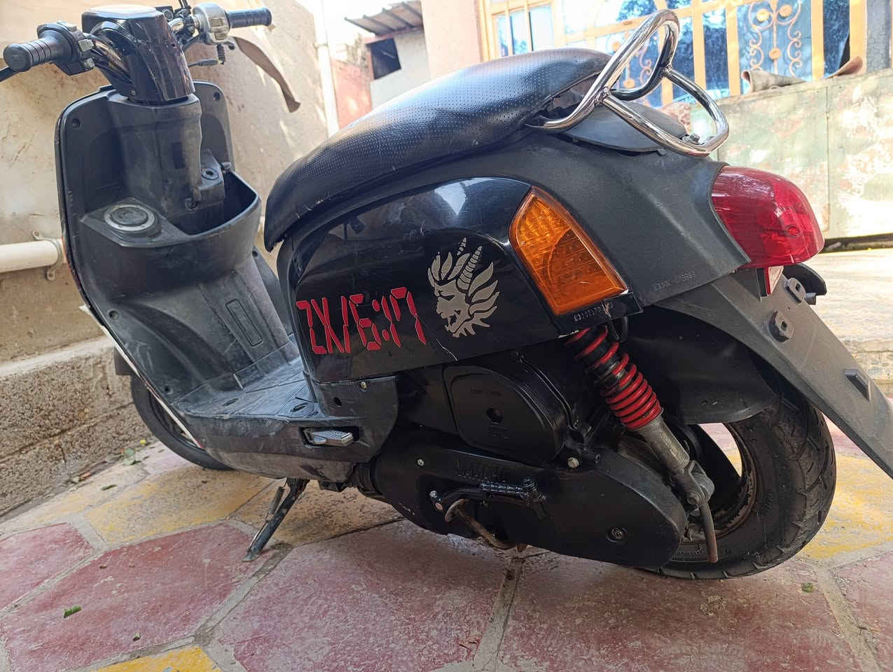 السلام عليكم دراجه بوليسي دراجه مقفوله مكينه بلادي والسعر بيها مجال ***********
