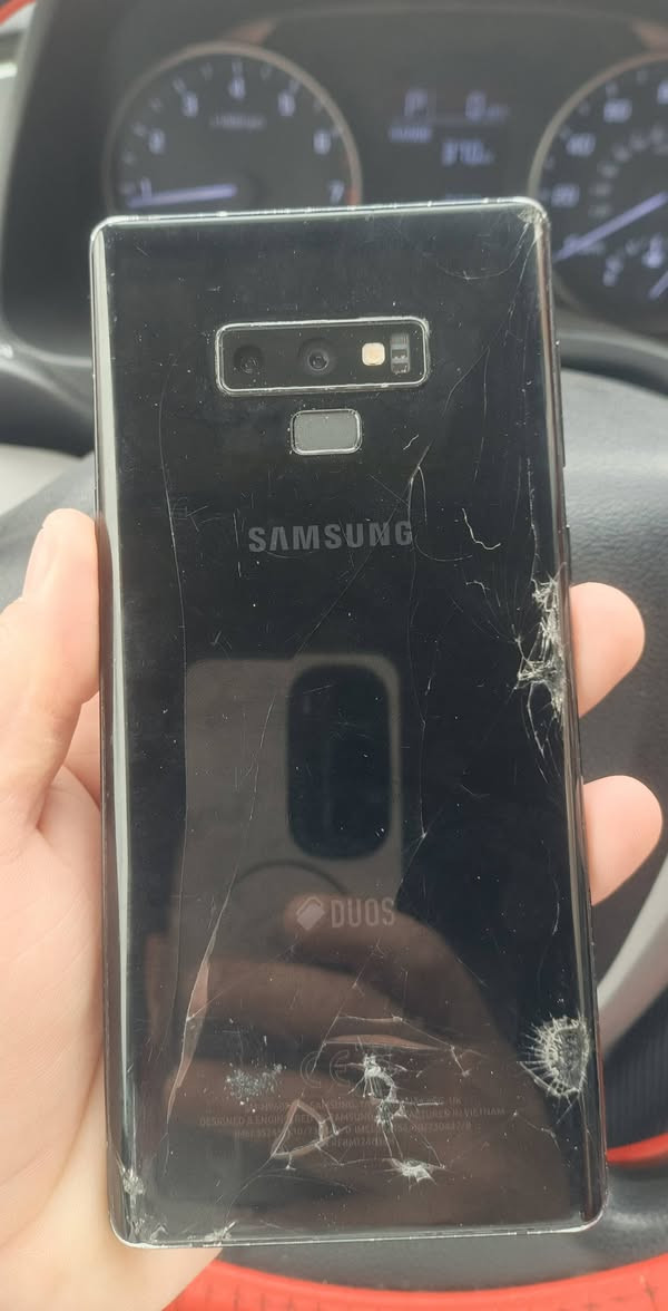 سامسونگ نوت 9
128 كيكا ورام 6  الجهاز كامراته دمعه شحن قوي قلم بي ..الجهاز ما مفتوح بشرط تاخذه ما عدا الظهر مفطور وبي طبع بالشاشة واضح كدامك سعره 95 الف مكاني بعقوبة شارع المستشفى.


**إذا كنت صاحب هذا الإعلان وتريد حذفه لأي سبب، رجاءا أرسل رسالة إلى الدعم الفني**