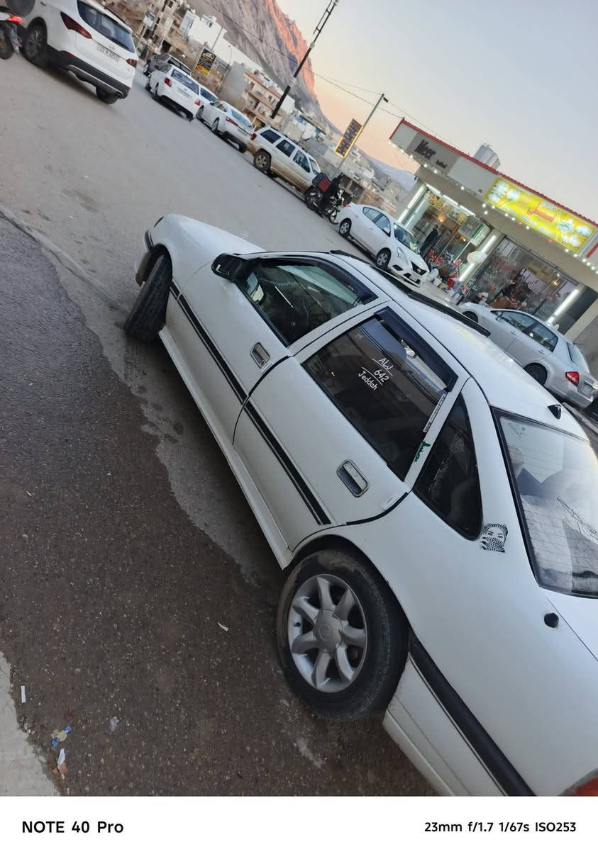 ئۆپڵ ڤێکترا مۆدێل ۱۹۹۳ گێڕ عادی مەکینە ۲۰ سەیارەکە بێ دەعم و لێدراو ساردە کوتی نییە خایسی نییە زۆر جوان ماوەتەوە  چوار تایەو ویلی نوێیە بێ کێشە بێ دوکەڵ بێ بوخار سەیارەکە علوجە بەشەرتی موس و بڕاوە ماڵی مەدەنی بەشەرت
سعر 20 گەڵاو مجال 
جوابی چات نادەمەوە ***********
