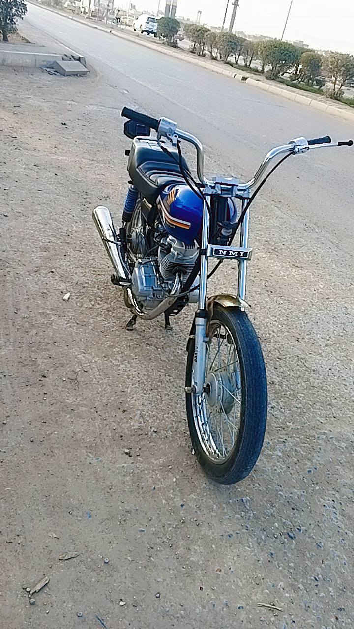 دراجه نامه شلامجه ٢٣مفتوحه ولفات الشاصي ١٦ ربع كلك مكفوله عن السرقه السعر ٤٥٠ مكاني الديوانيه الشافعية رجائن المو شراي لا يتعبني هاذا رقمي ***********
