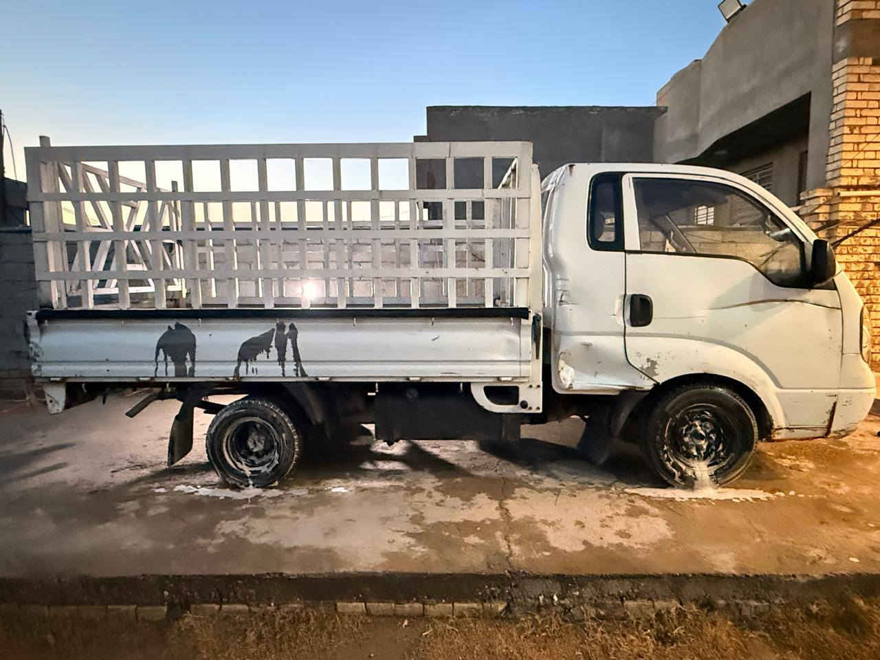 كيا موديل 2007 سنويه جديده محرك وكير نضيف
غرامات مسدده  رقم مميز سعر ٩٠ وبيهامجال ***********
