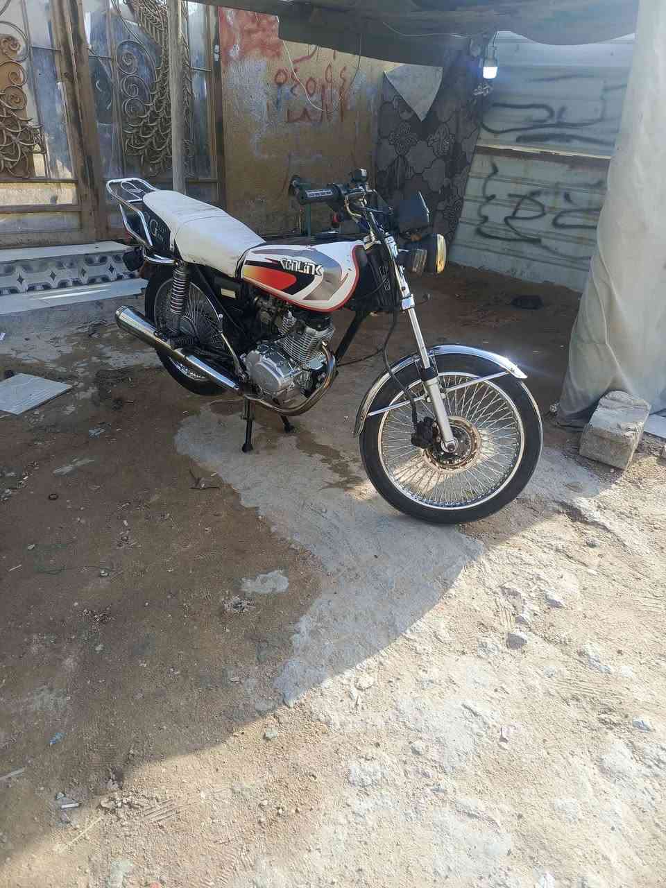 السلام عليكم شباب تايگر للبيع الدارجه مكفوله موديل 23 تايرات جدد الدراجه جديدة اوراق اسگنر كامله وتكاتب يم حسين مكينه جديدة ناعمه السعر 450 وبيها مجال الشراي يتصل وبالخدمه العنوان كربلاء الاسكان العسكري شارع الدرة الرقم ***********
