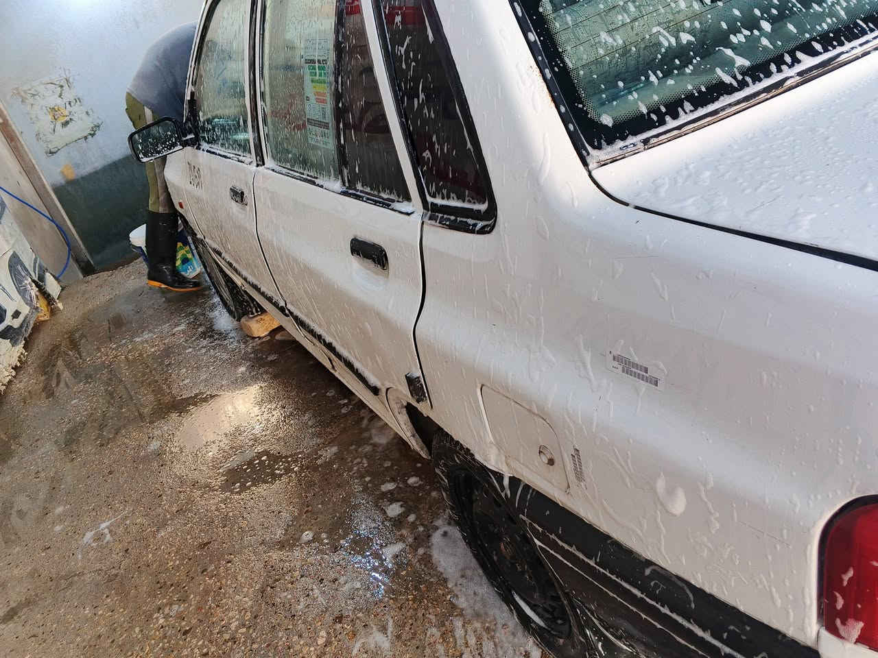 سلام عليكم عدي سايبه موديل ١٤ جديده مكينه و كر جدد حداديه جديده السياره جاهزه راعيهه يمي ثاني يوم يداورلك  السعر ٣٦ وبيهه مجال المكان النجف الرقم ***********
