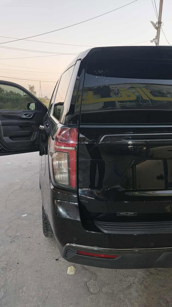 السلام عليكم
شوفرليت تاهو Z71 – اللون اسود  موديل 2021 وارد أمريكي فول مواصفات حادثه جاملغ فقط صور  موجود بل منشور عداد المسافة:89  حقيقي 
رقم السيارة: بغداد مميز  باسمي 
حجم المحرك 8 سلندر 5300 المرغوب 
السياره فول 1/1 

مواصفات سيارة
بانوراما 3طگات 
بصمة باب وبصمة تشغيل وتشغيل عن بعد
ويل كب حجم 22 مع طقم تاير بحالة ممتازة
لايتات زينون عالي ناصي أصلي
حساسات أصلي
جنطة كهرباء شفط
غرفة السيارة جلد بيجي  أصلي
ذاكرة خزن ميموري لكرسي السائق مع وضعية
تحكم كهربائي لمقاعد المقدمة
رادار أمامي تفاعلي مانع للتصادم
شاشة كبيرة الحجم للتحكم بمجموعة من الأيعازات
هوكات سحب أمامية
4 وضعيات للقيادة مع إمكانية التحكم بالفور ويل
الكراسي الأمامية تدفئة
الكراسي الخلفية تدفئة
مانع الخروج عن المسار
السيارة سبعة راكب مع ثلاث قطع تبري
شاحن وايرليس لاسلكي
تحكم ستيرن جهتين متكامل
وببعد بيها هواي مواصفات 
 للبيع فقط بدون مراوس 

مكان السياره الغزاليه 

للتواصل ***********
