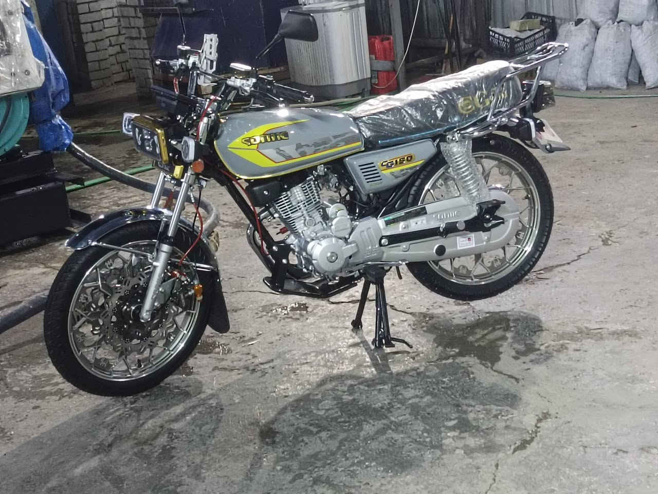 سلام عليكم دراجة شيفان موديل 25 حجم محرك 200 جديده  طالعه بل 26  فول مواصفات السعر 925 وبيه مجال حك الجيه


**إذا كنت صاحب هذا الإعلان وتريد حذفه لأي سبب، رجاءا أرسل رسالة إلى الدعم الفني**