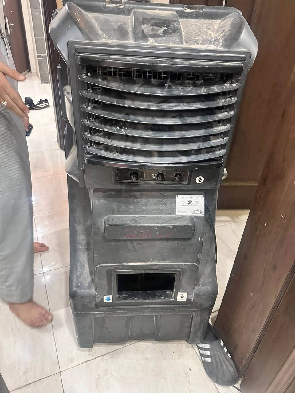 مبرده كونفيره شغاله كلشي ما بيها بس شويه تراب هواها كلش بارد والله تجي على فحص تفحصيها و تاخذها ب250و و بيها مجال مكاني المنصور حي المتنبي 
اتصال***********
واتساب***********.
