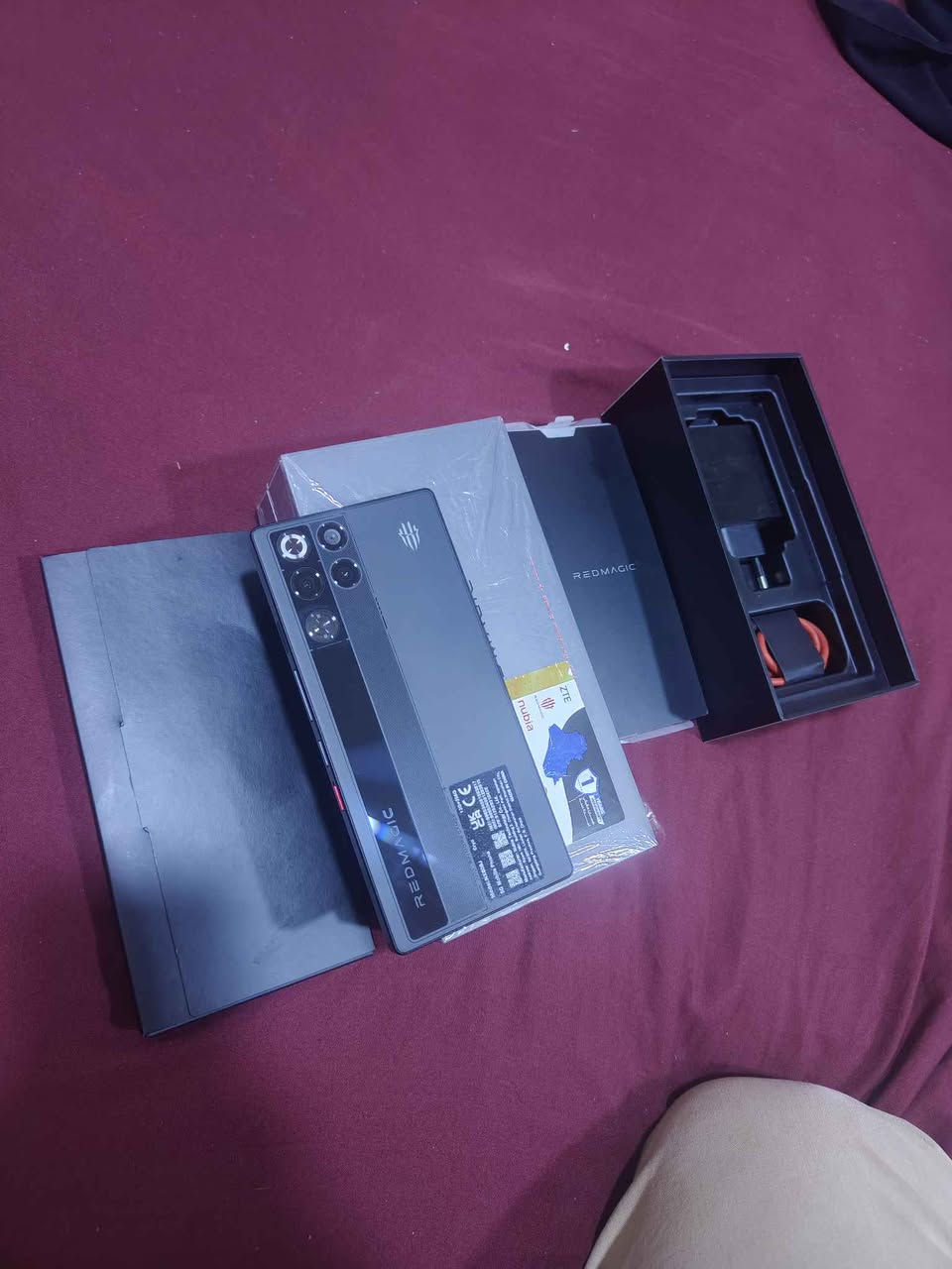 السلام عليكم 
للبيع أو مراوس ريد ماجك 11 برو نضافه 100 مكفول كامل ملحقات الاصليه ذاكره 256 رام 24 اقوه معالج بل عالم اليت جين 5
رقمي *********** حلة, بابل
