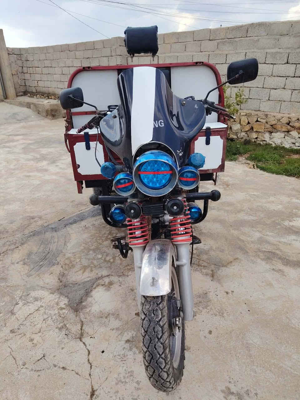 ستوته للبيع موديل 2017محرك2017جاهزه ما عايزها برقي شاصي شرط محرك فوال منفيس موجود السعر1250بيها مجال للشرايي
التواصل خاص تريد ع رقم ***********
