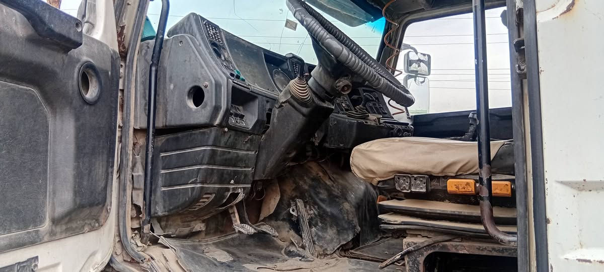 السلام عليكم للبيع سكانيا قلاب بل السنويه تحويل موديل ١٩٨٦ مجموعه مان السعر ١٠٠$ ورقه *********** بغداد جرف النداف معرض ابن المدائن
