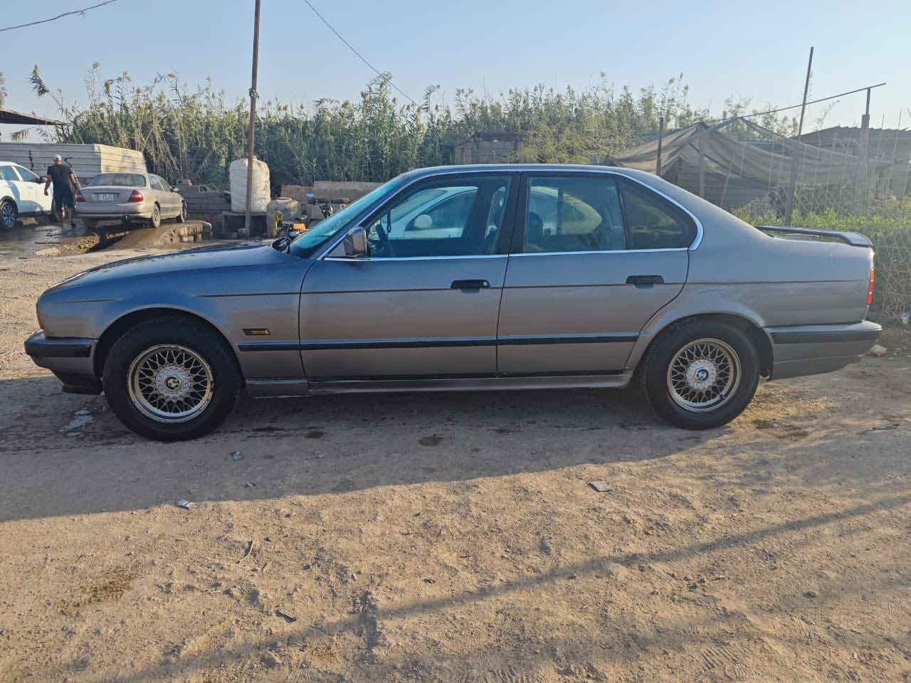 سلام عليكم اخوان BMW موديل 1991 
سياره جاهزه رقم بغداد هزه بيها 
السياره مبدل الجاملغ جهة السايق
والبنيد بس رش المحرك3500 مفتوح
 مجفت جديد صار أسبوع 
الكير خير من الله الحداديه جاهزه مابيها شي حلوه
التبريد شغال بس عايز قاعدة التشغيل كهربائيات شغاله
كشنات تحكم كهرباء فتحه سلايت هاي تفاصيل السياره
السعر 50 .. ما متواجد ع الفيس .. رقم 
***********
