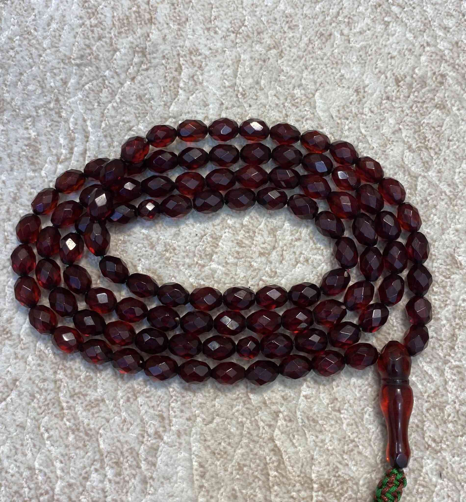 كهرمان الماني أنتيك اصل عقود وزن المسباح الصافي 19,5 غرام عدد الحبات 101حبة قياس الحبة 6-8.5 ملم متوفر توصيل لكافة المحافظات السعر على الخاص رجاءا 💎❤️💍💎


**إذا كنت صاحب هذا الإعلان وتريد حذفه لأي سبب، رجاءا أرسل رسالة إلى الدعم الفني**