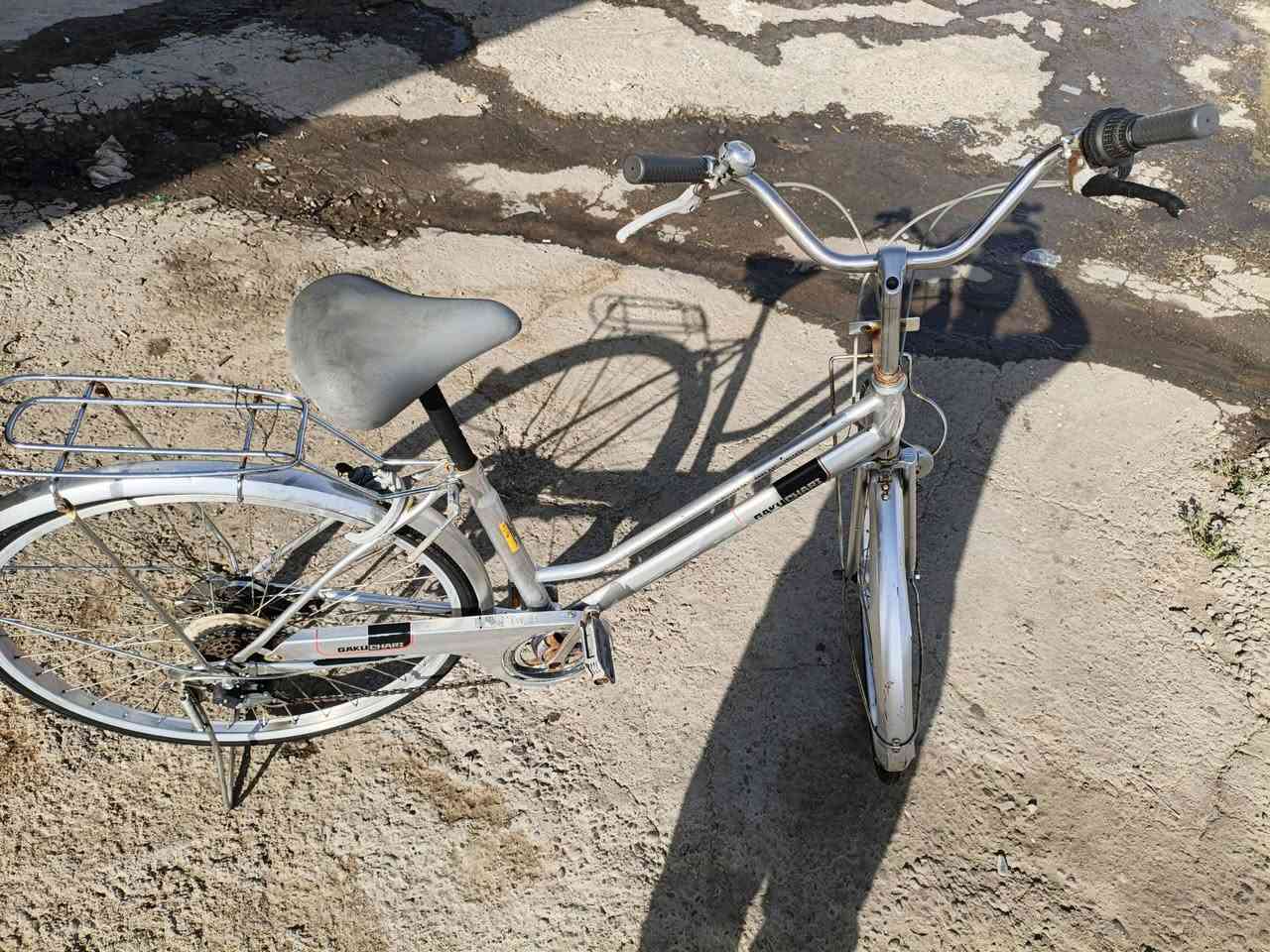 بايسكل للبيع
انطيك هوه شرط كلشي بي شغال ما بي اي شي عاطل تايرات ربل يعني انسه شي أسمو البايسكل بعدو جديد ونضيف سعرة 100 مكاني موصل جانب اليمن للستفسار اتصال على الرقم ***********

