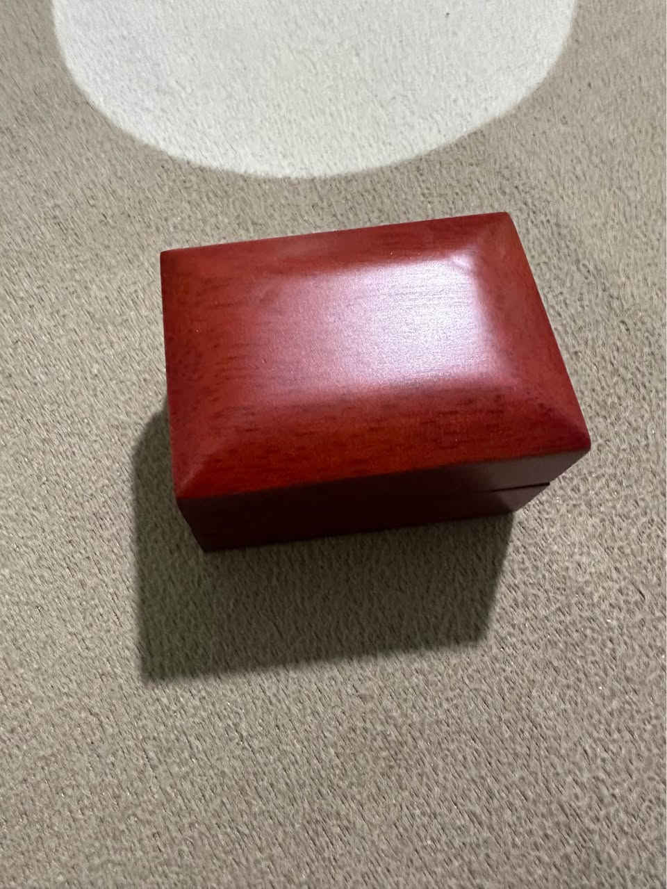 حلقه خطوبه ذهب 18 مع حجر الماز عيار 21 وحلقه خطوبه رجالي فضه السعر للاثنين 1200 دولار 
الحلق صناعه أوروبيه مع علبت مصنوعه من الخشب والجوده العاليه النجف, العراق


**إذا كنت صاحب هذا الإعلان وتريد حذفه لأي سبب، رجاءا أرسل رسالة إلى الدعم الفني**