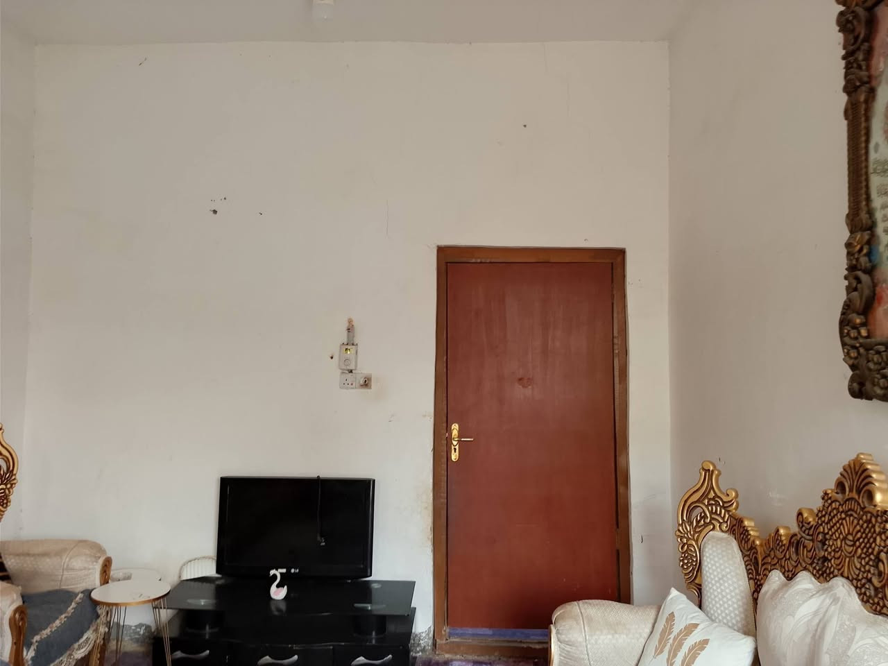 سلام عليكم بيت للبيع حي كرار البيت قريب على شارع رئيسي ثاني بيت يبعد عن تبليط مساحة 150البيت يتكون من غرفة نوم وصاله ومطبخ وحمام واستقبال البيت السعر مناسب هذا رقمي للتواصل معي//***********//
