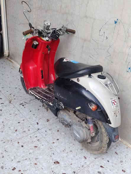 مكان الدراجه داقوق
نضيفه اي عيب مابيها
***********
سعره ٣٥٠ بي مجال قليل
