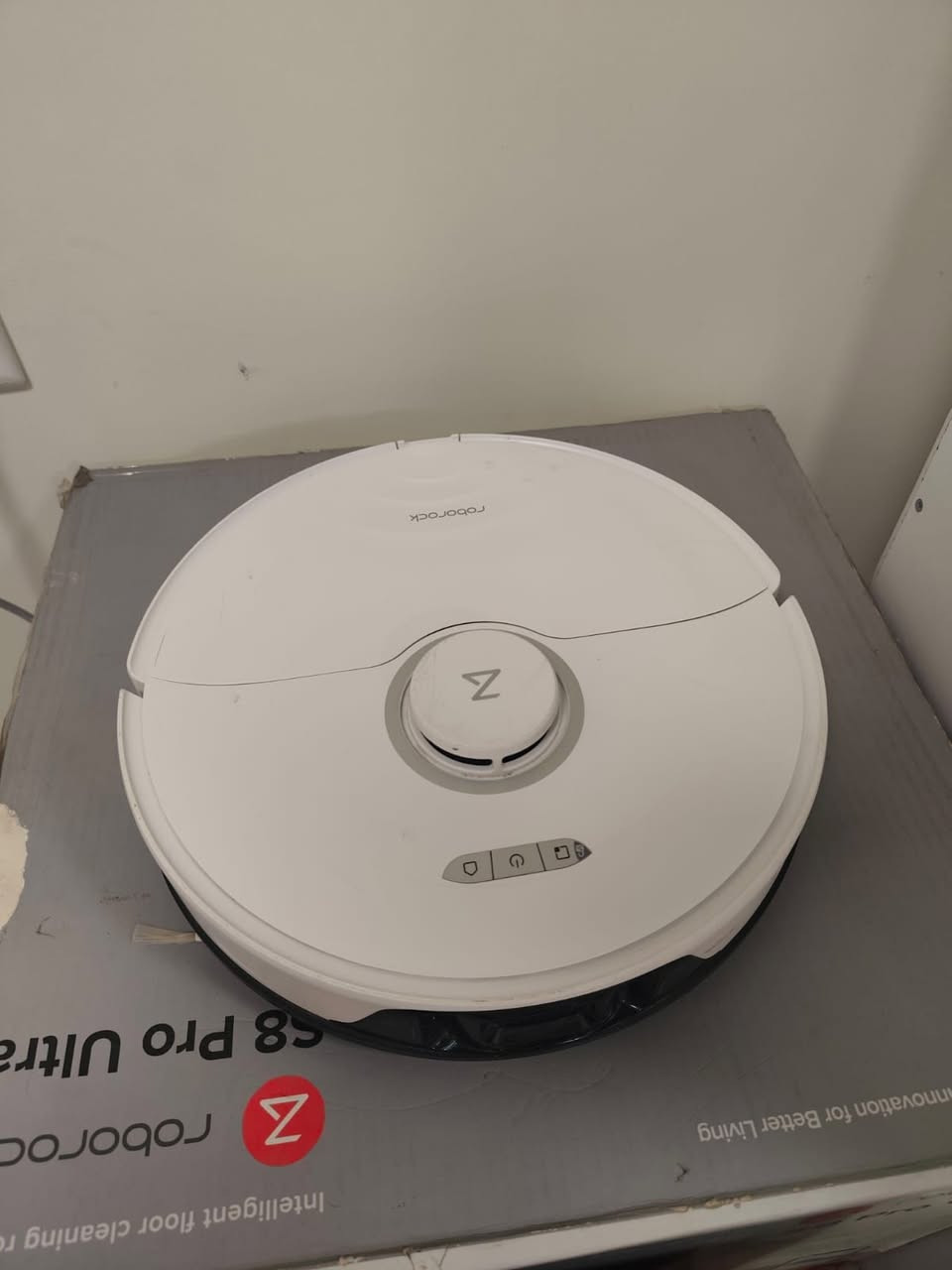 سلام عليكم 
s8 
كنس مسح  قوه شفط 8000 
واتساب ***********
