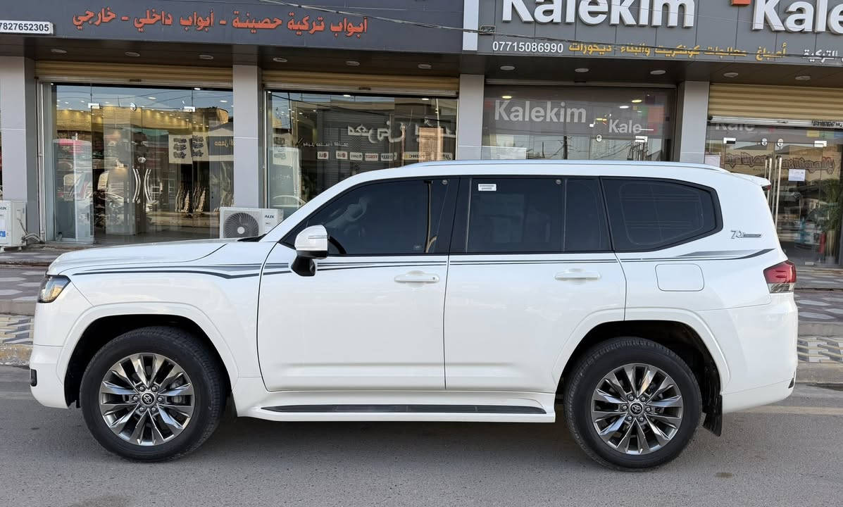 السلام عليكم اخوتي ورمضان كريم
لاندكروز GXR 2022 ساز اصل توين تيربو
رقم سليمانيه تحويل ثاني يوم مع كتاب تضليل 
مواصفات معروفه فول للأخير 
السياره ماشيه 61.000
مكان السياره فلوجه 
السعر 635
للاستفسار ***********
