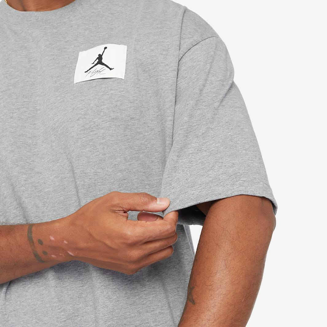 جوردن 💣🔥 
قياس m 
للطلب والاستفسار مراسلة البيج 
اصلي لا نتعامل بالكوبي 
نضافة 💯 أو غير مستخدم 
يتوفر توصيل من شمال إلى جنوب العراق 
#جوردن #اكسبلور


**إذا كنت صاحب هذا الإعلان وتريد حذفه لأي سبب، رجاءا أرسل رسالة إلى الدعم الفني**