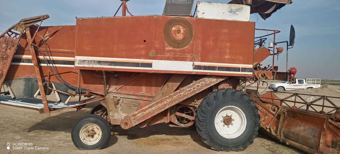 السلام عليكم ورحمة الله وبركاتة 
دراسه لافيرد للبيع موديل 1985 عراقي جاهزة للحصاد السعر 12 مليون المكان قضاء مخمور ناحيه القراج للستفسار اتصل على 
***********
***********
