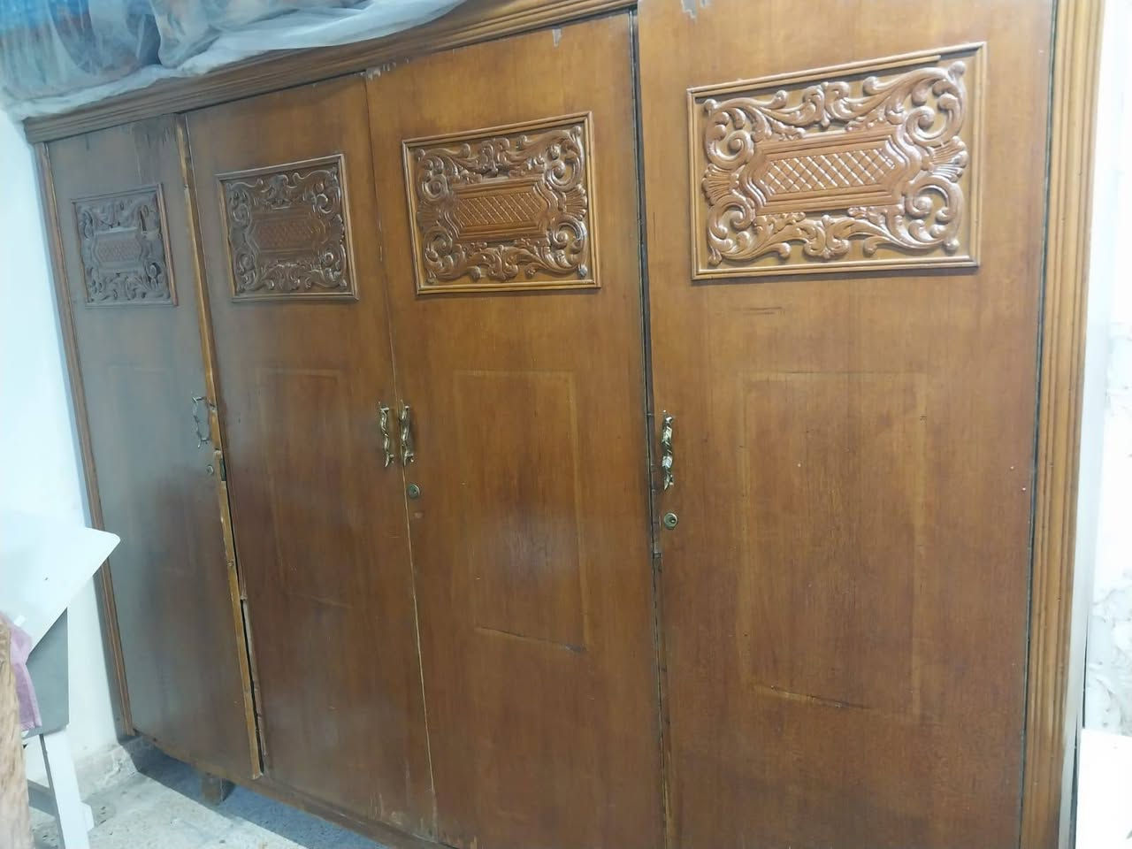 كنتور١٢٥ ثلاجه ١٣٥ ميز طعام١٥٠ غساله هيتاشي ١٣٥ غساله اماعين٢٢٠
طباخ١٢٥كونتر ٥٥٠ الكونتر جوزي٩٠
ثلاجه مكتبيه٦٥ديوان تفصال٣٥٠ بعضهم مع توصيل 
***********
