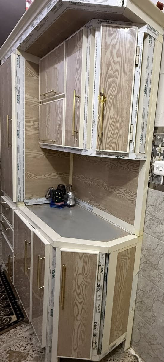 السلام عليكم كاونتر للبيع مستعمل نضيف جداً
العنوان / بغداد الشعب 
للاستفسار/ ***********
