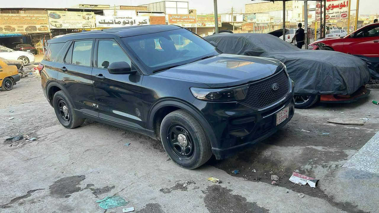 فورت اكس بلور بوليسي موديل 2022 الرقم شمالي المحرك ستة سلندر بيها القمارة مبدلة والصندوق القمارة بدون التكم وصندوق الخلفي مكانها  بغداد السعر160
***********
