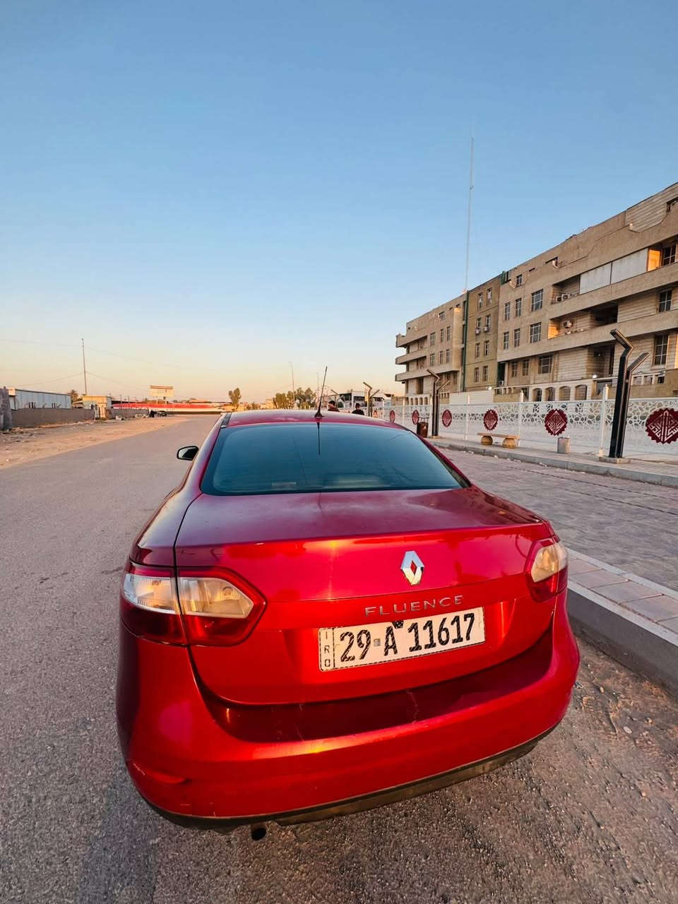 🚗 رينو فلونس 2013 ⚙️ محرك 1600 الاقتصادي المرغوب 🔄 كير AT أوتوماتيك
📢 للبيع أو المراوس 
✅ المحرك جديد، صارله تقريبًا أسبوع من شدّيته، وحاوية بالكارتون. ✅ الكير مكفول. ✅ منظومة تبريد كاملة جديدة. ✅ الحدادية كاملة جديدة. ✅ داينمو جديد. ✅ سلف جديد. ✅ منظومة بنزين جديدة. ✅ مشط ستيرن جديد. ✅ ويل رياضي أسود. ✅ هزة جديدة. ✅ منظومة زنون جديدة. ✅ شاشة CarPlay.
💯 السيارة ما بيها أي نقص، جاهزة للاخير، وعالفحص وين ما تحب تفحص.
🔢 الرقم إنكليزي التحويل بأي مكان يعجبك.
📄 السيارة باسمي، عنواني الديوانية - المركز، والتحويل ثاني يوم.
📸 السونار مالتها موجود بالصور.
💰 السعر: 65 وبيه مجال بسيط.
✨ كلشي موجود بالسوك وحسب النضافه ، والسيارة نظيفة وتعبان عليها كلش. للبيع او المراوس 
📞 ***********
📞 *********** ديوانية, القادسية
